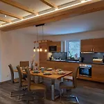 Schoenwetter 아파트